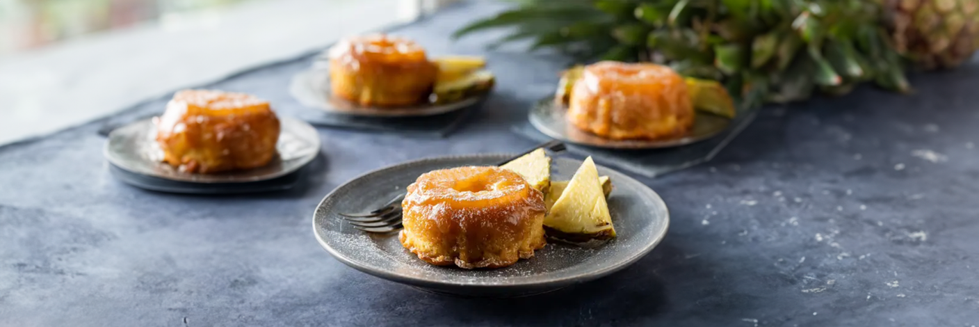 Minis gâteaux renversésananas et crème de caramel au beurre salé